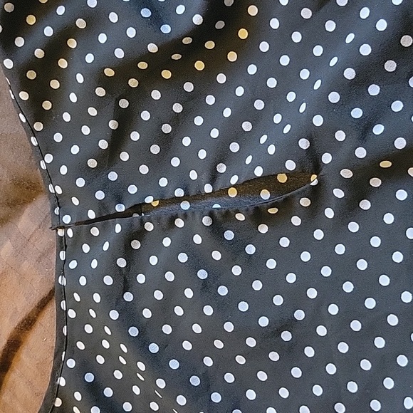Black and White Polka Dot Sleeveless Shirt - XL - great under your fav blazer! - Picture 3 of 4